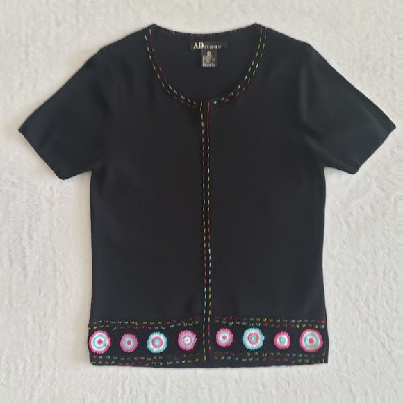 AD Originals Knit Beaded & Embroidered Scoop Neck Short sleeves Womens Top SZ S - Picture 3 of 13